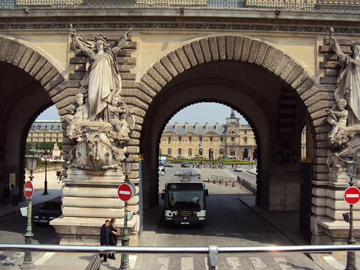 Louvre 1a entrance.jpg